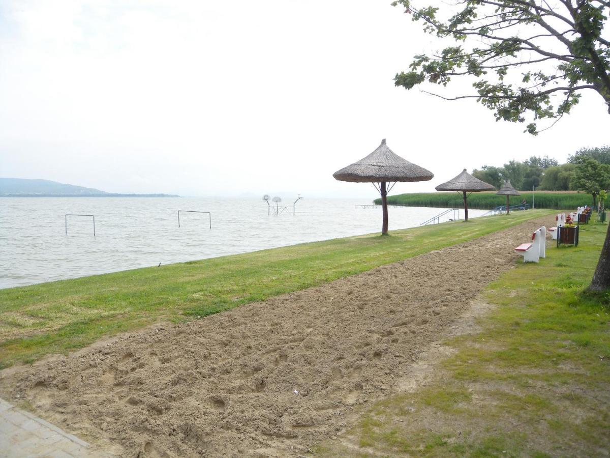 Apartment Balatonbereny 9 Экстерьер фото